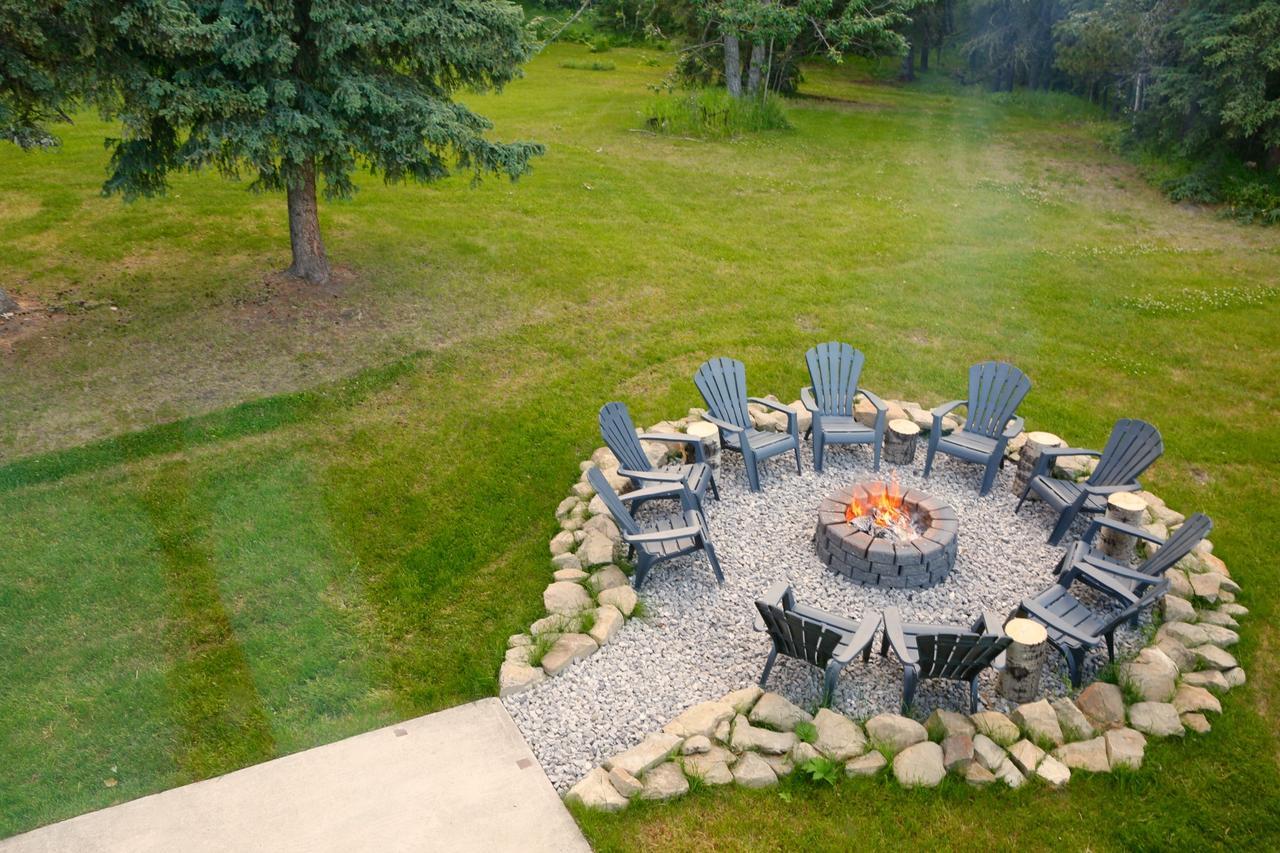 Sleepy Creek Country Manor Bed & Breakfast Bragg Creek Dış mekan fotoğraf